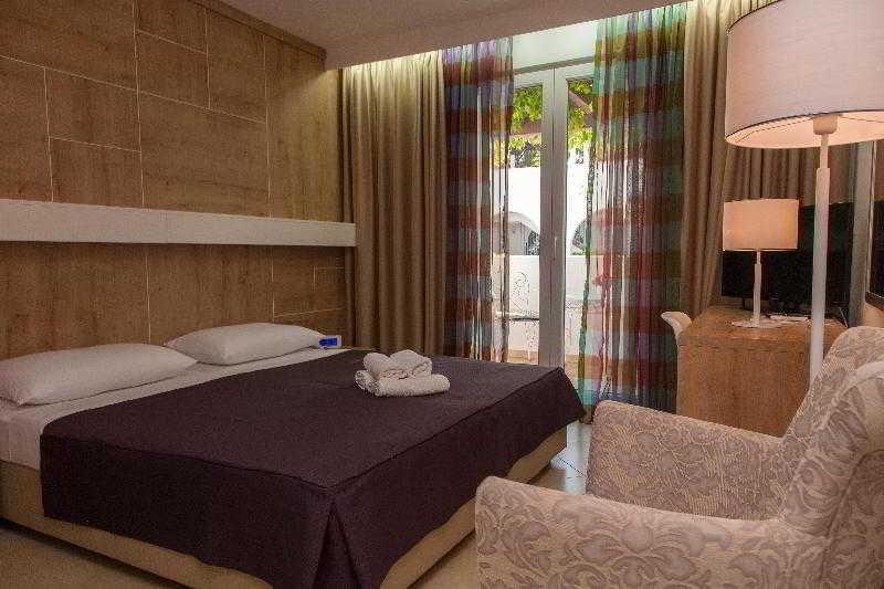 Hotel Slovenska Plaza Standard Budva Exterior photo