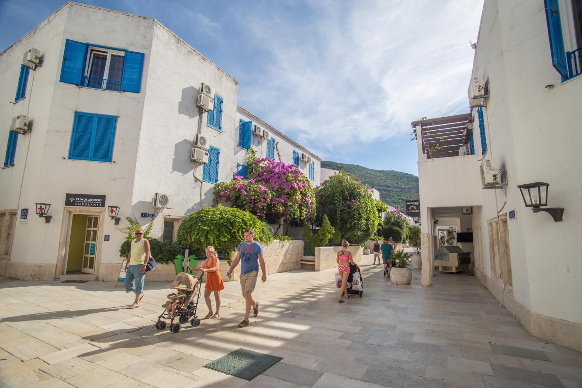 Hotel Slovenska Plaza Standard Budva Exterior photo