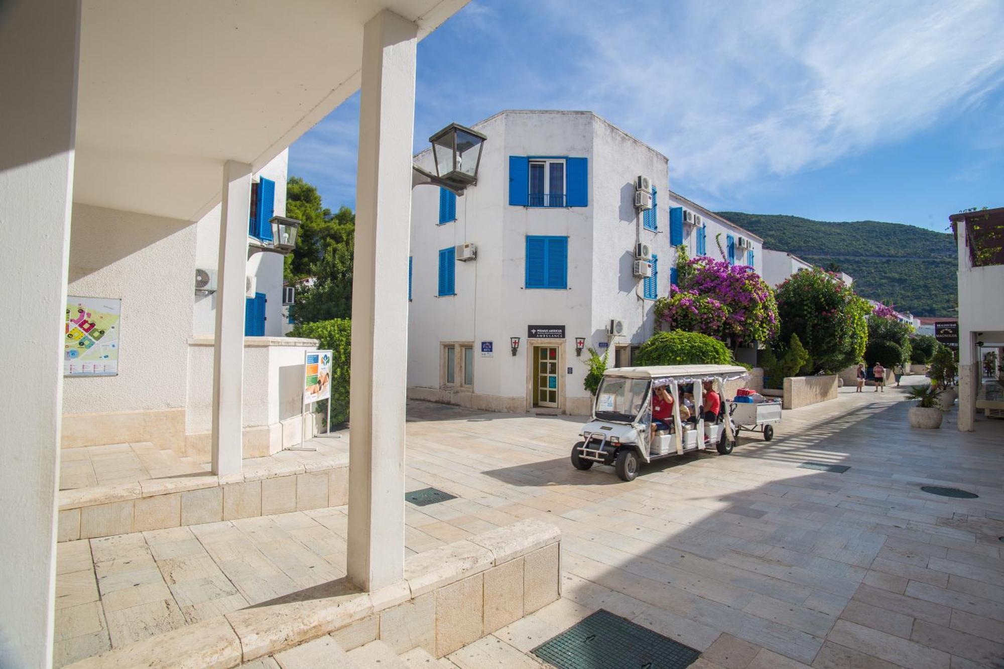 Hotel Slovenska Plaza Standard Budva Exterior photo