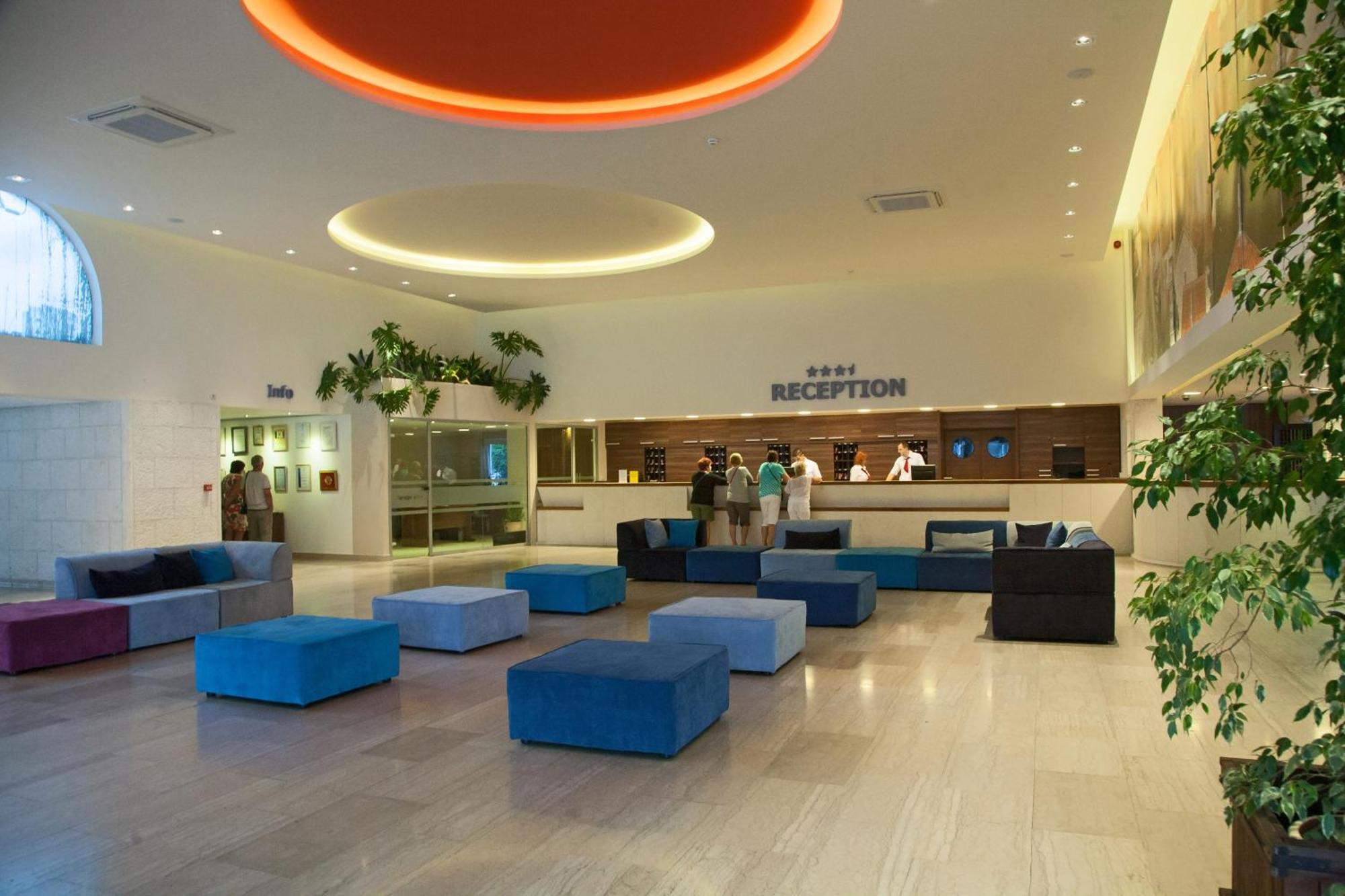 Hotel Slovenska Plaza Standard Budva Exterior photo