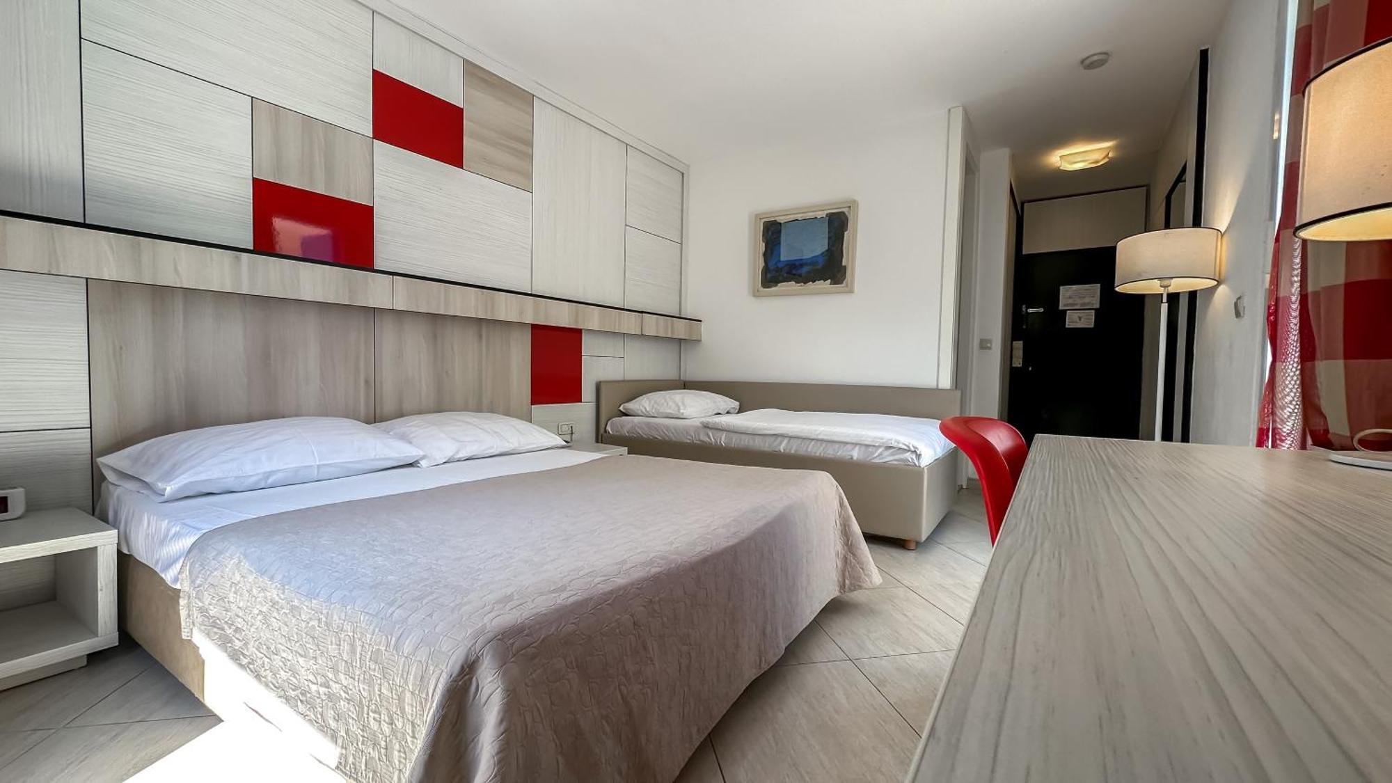 Hotel Slovenska Plaza Standard Budva Exterior photo