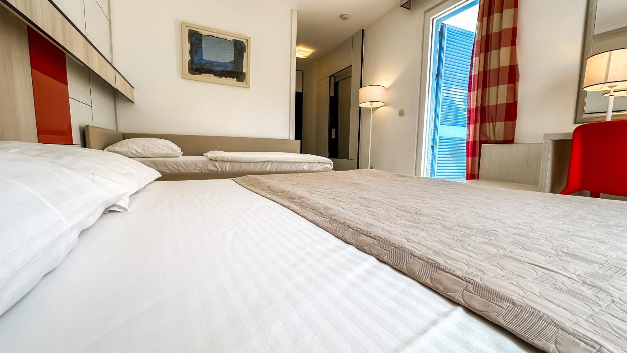 Hotel Slovenska Plaza Standard Budva Exterior photo